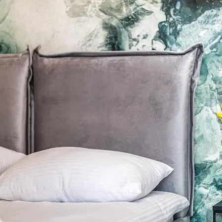 17th Floor Sea View - Billberry